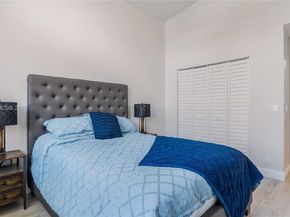 9986 NW 52nd ST, Sunrise FL 33351