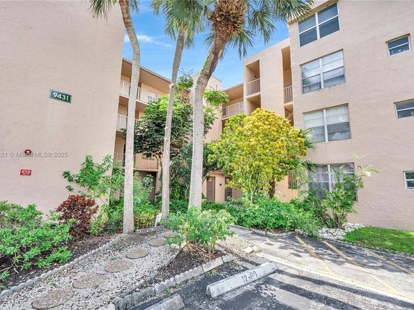 9431 Live Oak Pl 205, Davie FL 33324