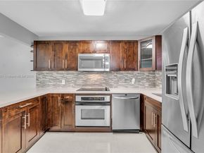 9431 Live Oak Pl 205, Davie FL 33324