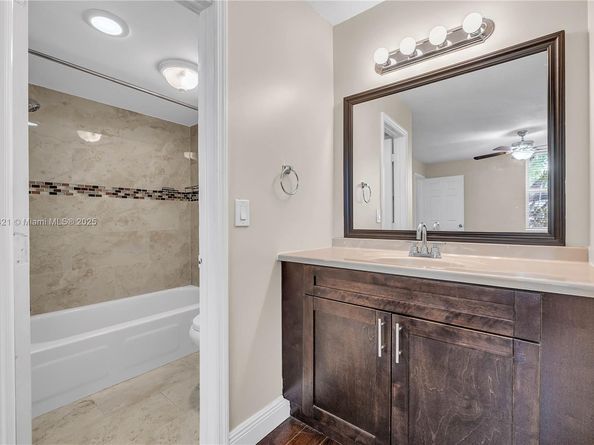 9431 Live Oak Pl 205, Davie FL 33324