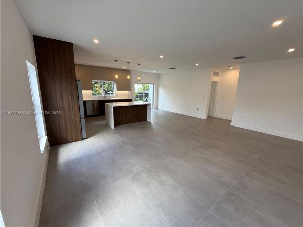 3431 NW 14th Ter, Miami FL 33125