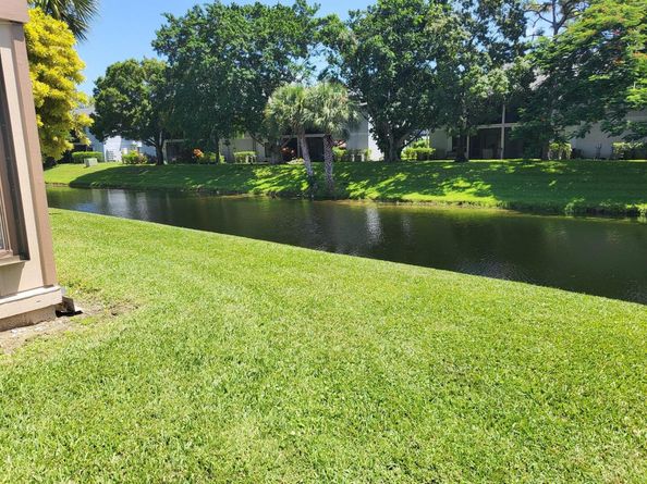 500 Crosswinds Drive F1 FL 33413