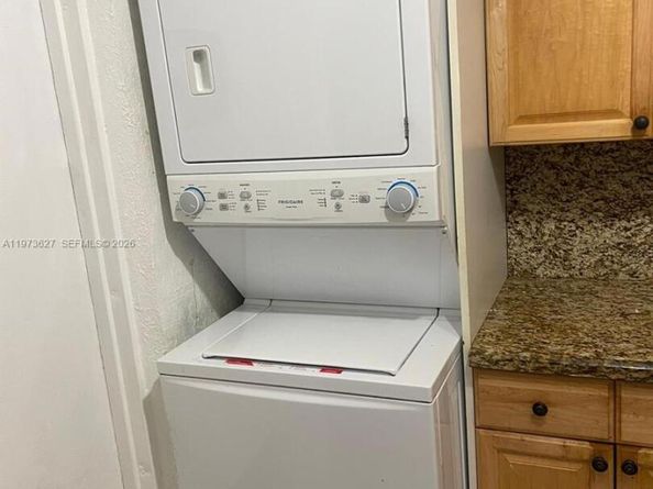 7410 SW 82nd St K202, Miami FL 33143