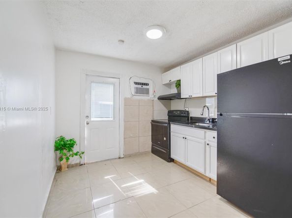 421 S 61st Ter, Hollywood FL 33023