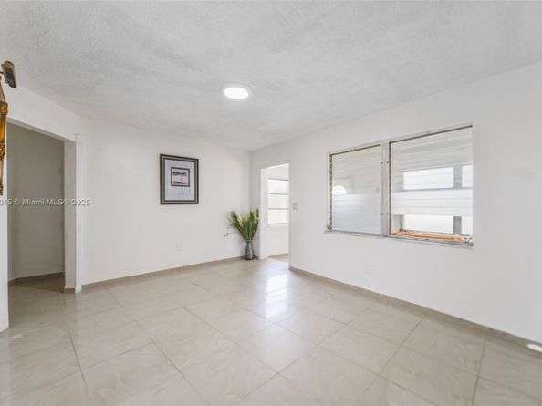 421 S 61st Ter, Hollywood FL 33023
