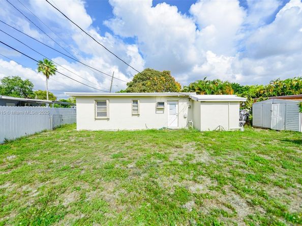 421 S 61st Ter, Hollywood FL 33023