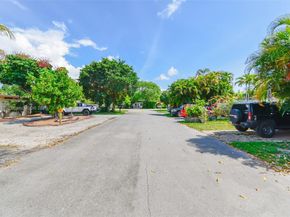 421 S 61st Ter, Hollywood FL 33023