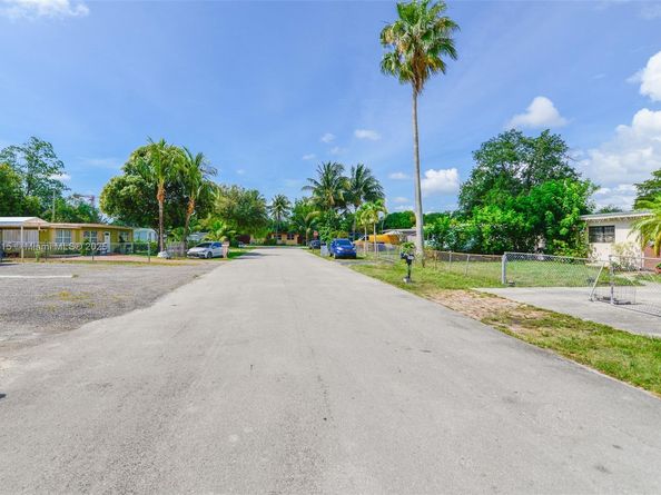 421 S 61st Ter, Hollywood FL 33023