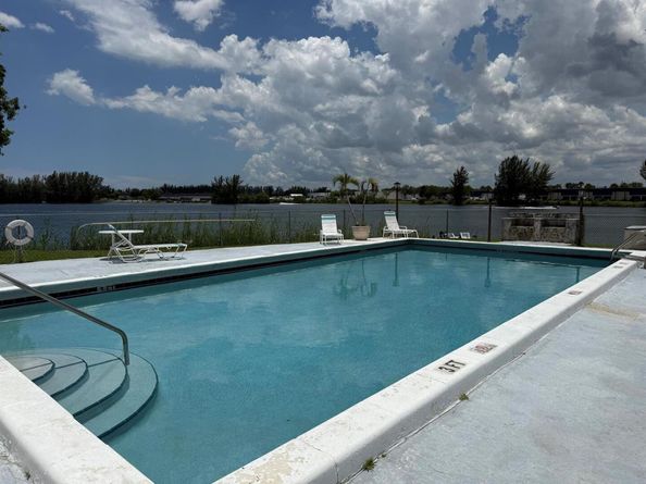 4491 Crystal Lake Drive 201a, Pompano Beach FL 33064