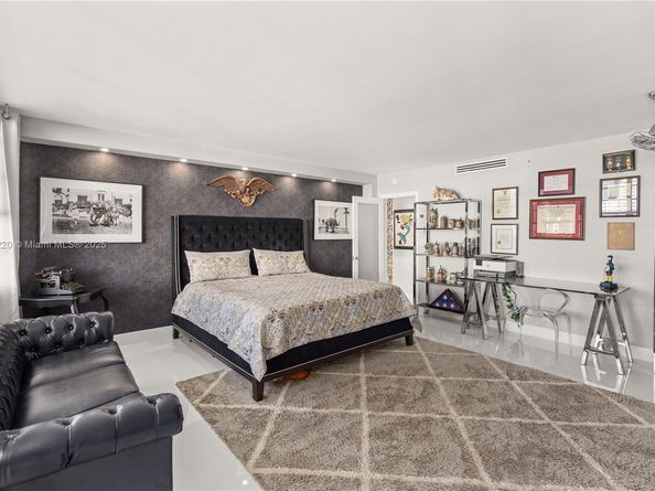 100 Lincoln Rd 747, Miami Beach FL 33139