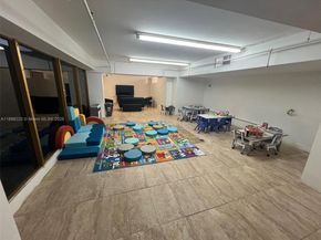 100 Lincoln Rd 747, Miami Beach FL 33139