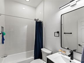 8999 NW 107th Ct 2161, Doral FL 33178