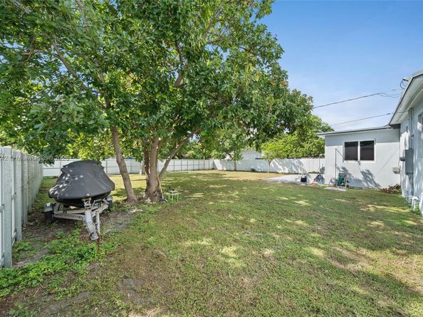 210 NW 126th St, North Miami FL 33168