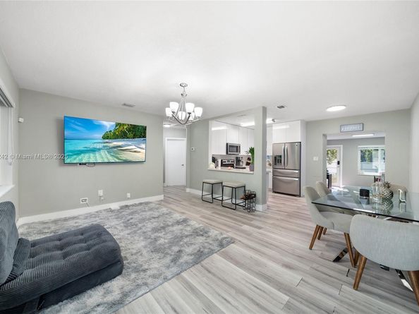210 NW 126th St, North Miami FL 33168