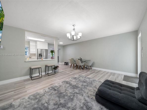 210 NW 126th St, North Miami FL 33168