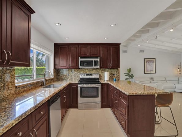 1910 N Hibiscus Dr, North Miami FL 33181