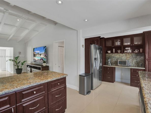 1910 N Hibiscus Dr, North Miami FL 33181