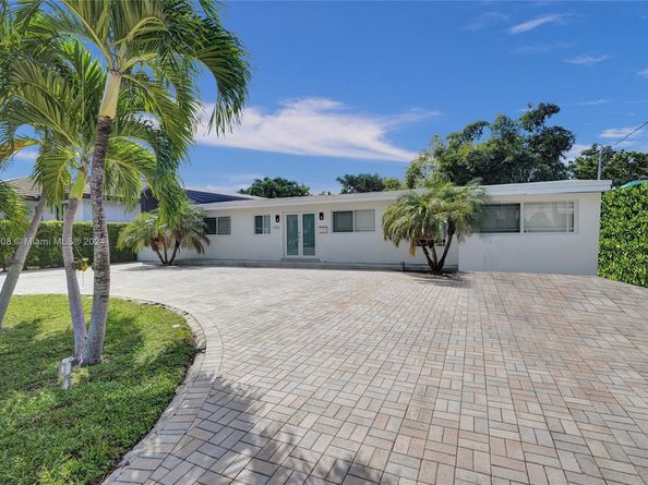1910 N Hibiscus Dr, North Miami FL 33181