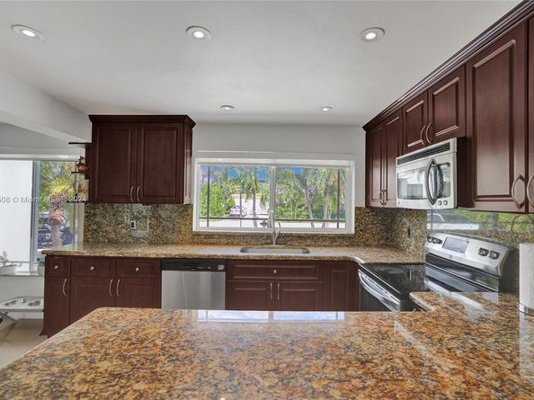 1910 N Hibiscus Dr, North Miami FL 33181