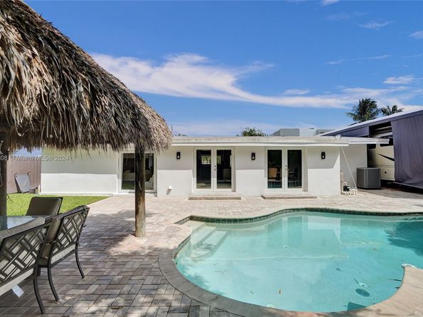 1910 N Hibiscus Dr, North Miami FL 33181