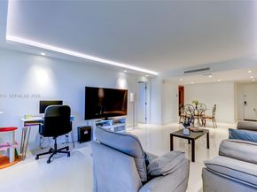 16175 Golf Club Rd 113, Weston FL 33326
