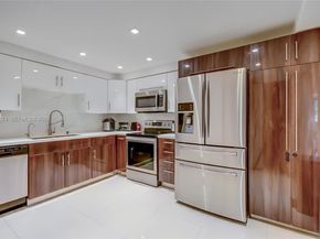 16175 Golf Club Rd 113, Weston FL 33326