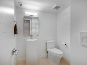 16175 Golf Club Rd 113, Weston FL 33326