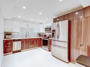 16175 Golf Club Rd 113, Weston FL 33326