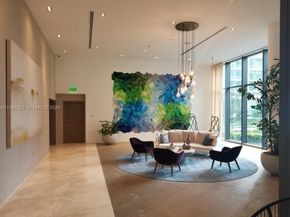 650 NE 32nd St 2005, Miami FL 33137