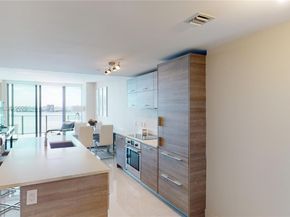 650 NE 32nd St 2005, Miami FL 33137
