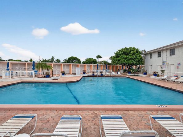 2261 NE 67th St 1806, Fort Lauderdale FL 33308