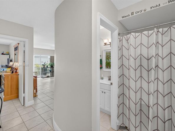 2261 NE 67th St 1806, Fort Lauderdale FL 33308
