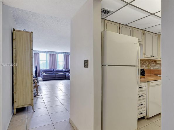3015 N Ocean Blvd 3J, Fort Lauderdale FL 33308