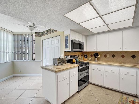 1900 Sabal Palm Dr 201, Davie FL 33324