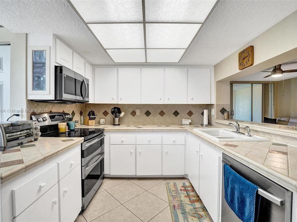 1900 Sabal Palm Dr 201, Davie FL 33324
