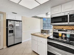 1900 Sabal Palm Dr 201, Davie FL 33324