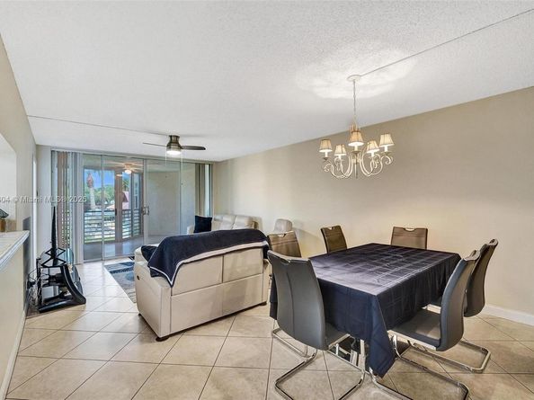 1900 Sabal Palm Dr 201, Davie FL 33324