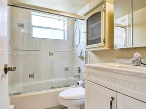 1900 Sabal Palm Dr 201, Davie FL 33324