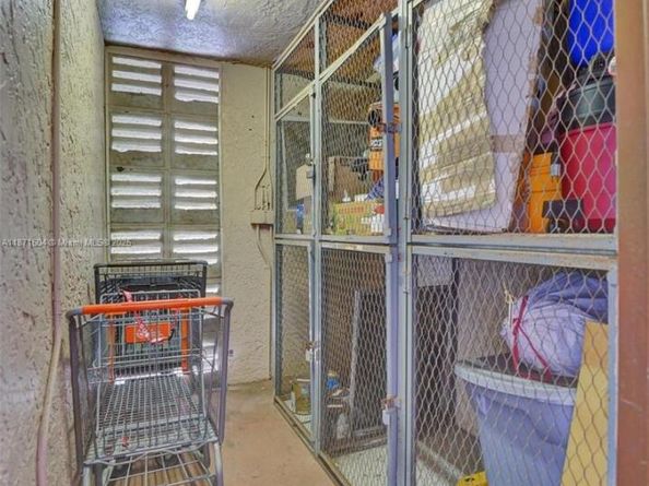 1900 Sabal Palm Dr 201, Davie FL 33324