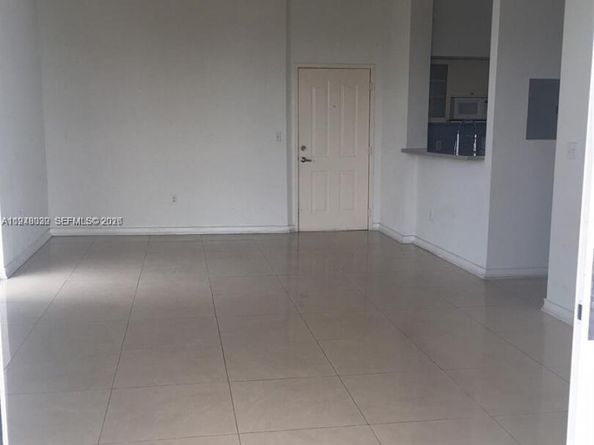 5091 NW 7th St 602, Miami FL 33126