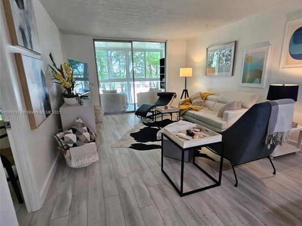 9081 Lime Bay Blvd 302, Tamarac FL 33321