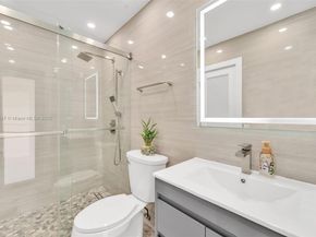 6963 Seagrape Ter, Miami Lakes FL 33014