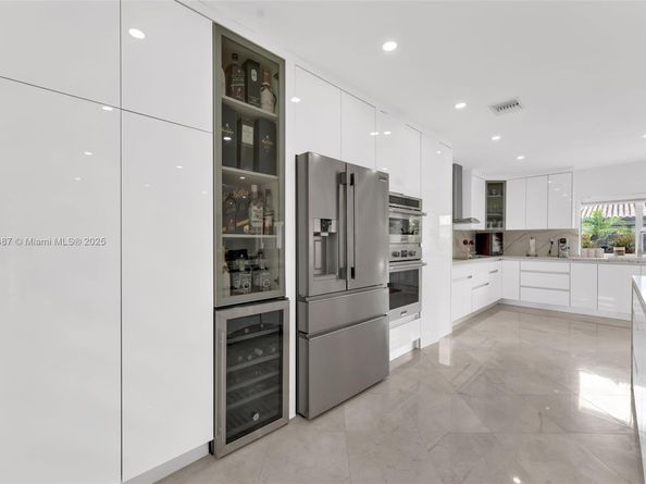 6963 Seagrape Ter, Miami Lakes FL 33014