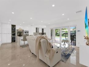 6963 Seagrape Ter, Miami Lakes FL 33014