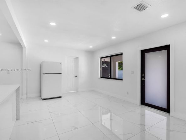 1010 NE 140th St, North Miami FL 33161