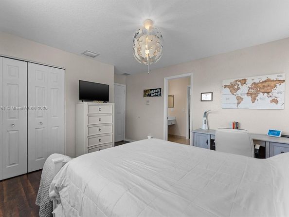 4075 Cascade Ter, Weston FL 33332