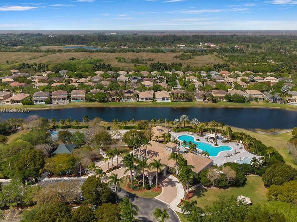4075 Cascade Ter, Weston FL 33332
