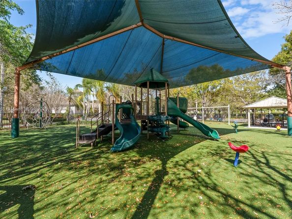 4075 Cascade Ter, Weston FL 33332
