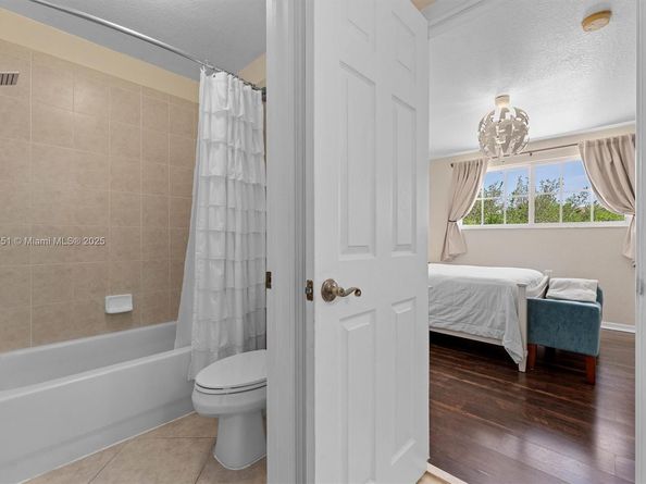 4075 Cascade Ter, Weston FL 33332