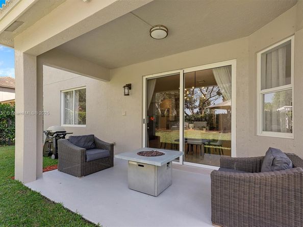 4075 Cascade Ter, Weston FL 33332